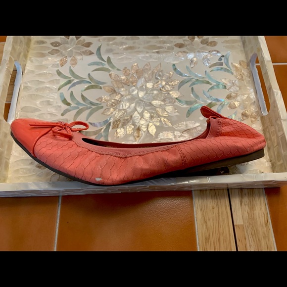 Wanted Gilmer Coral Ballet Flats with Coral Patent Leather Toe, Heel Pull & Bow - Picture 3 of 8